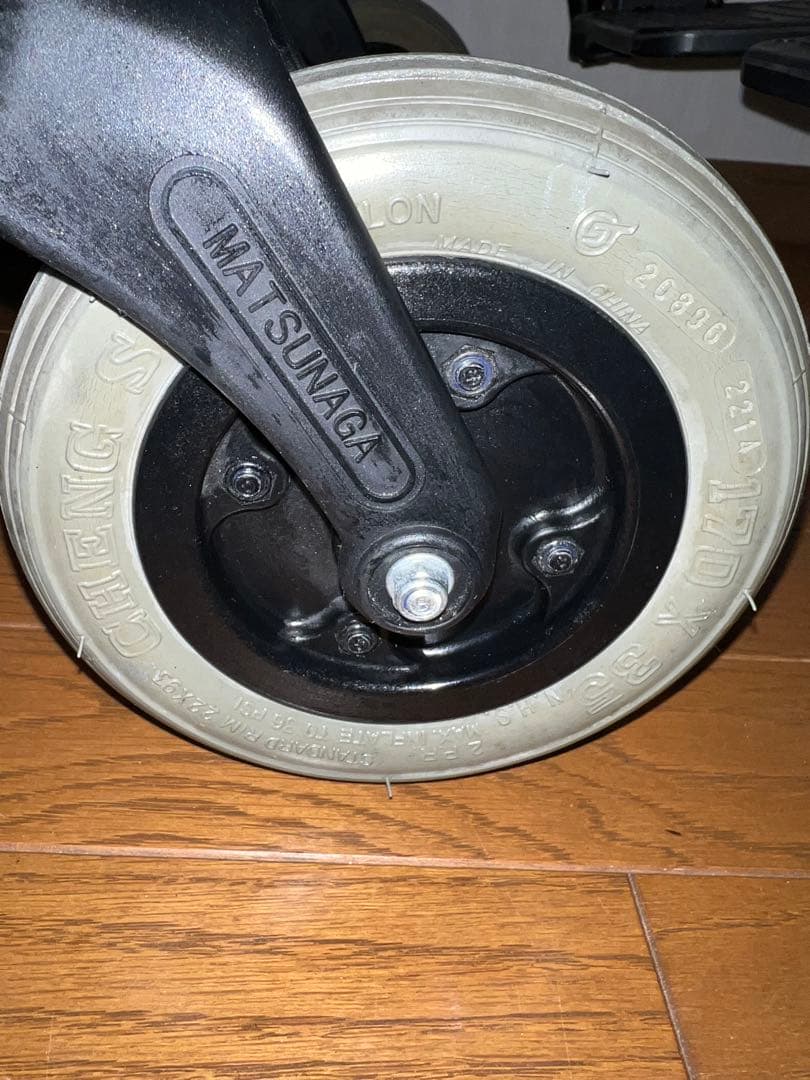 【美品】YAMAHA 軽量型電動車椅子　JWアクティブ　バッテリー2個　充電器付