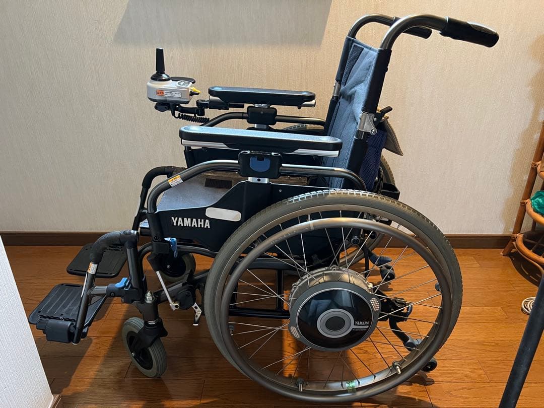 【美品】YAMAHA 軽量型電動車椅子　JWアクティブ　バッテリー2個　充電器付