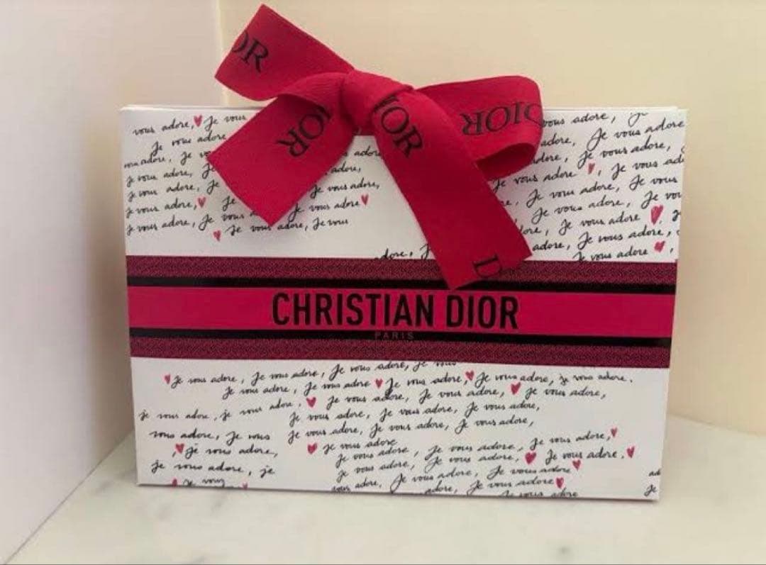 ディオールスキン フォーエヴァー グロウ ルミナイザー 2025年ホリデー限定版