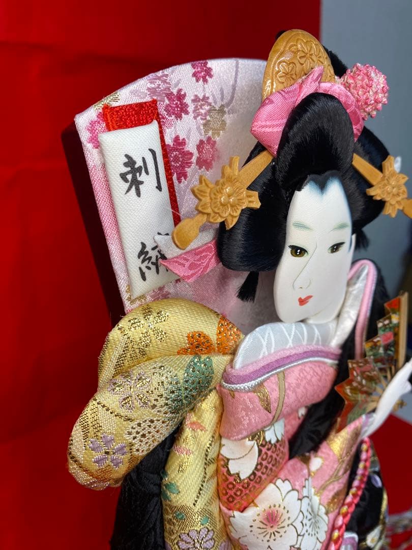 羽子板　アクリルケース花梨刺繍１３号・サイズ間口約２８×奥行約２４×高さ約５４㎝