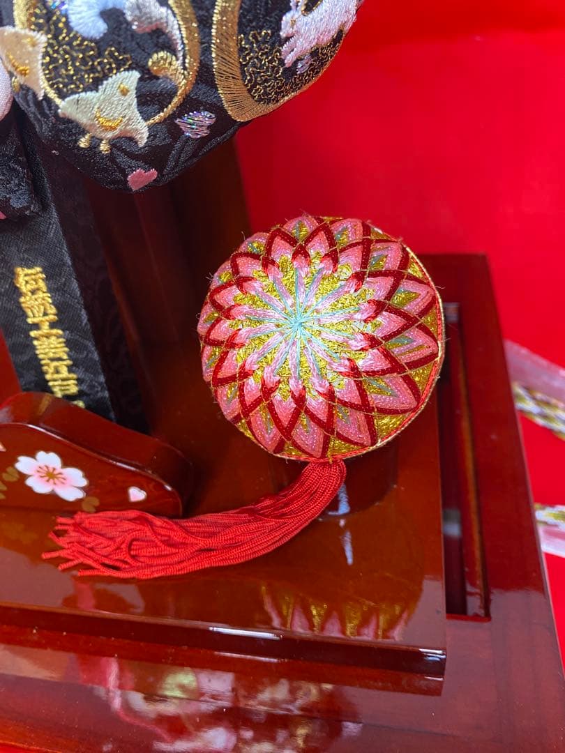 羽子板　アクリルケース花梨刺繍１３号・サイズ間口約２８×奥行約２４×高さ約５４㎝