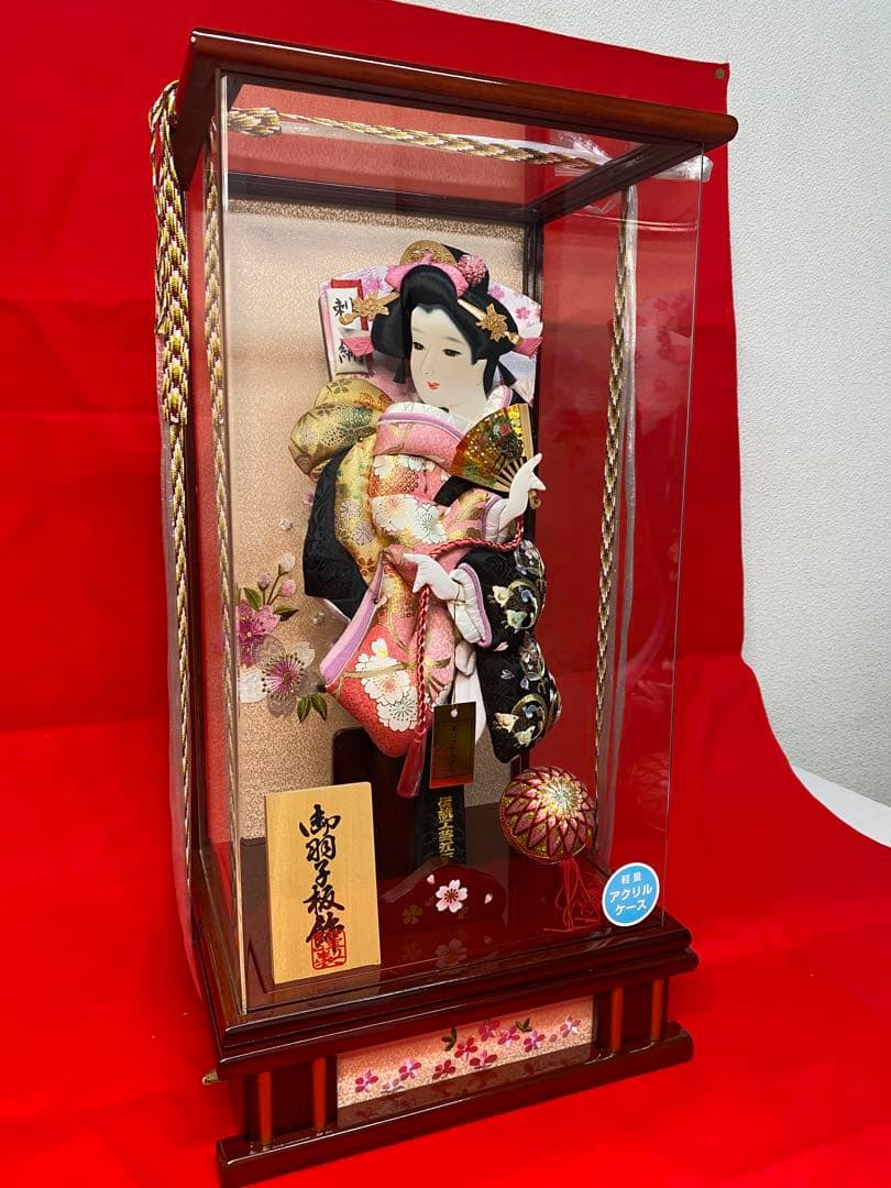 羽子板　アクリルケース花梨刺繍１３号・サイズ間口約２８×奥行約２４×高さ約５４㎝