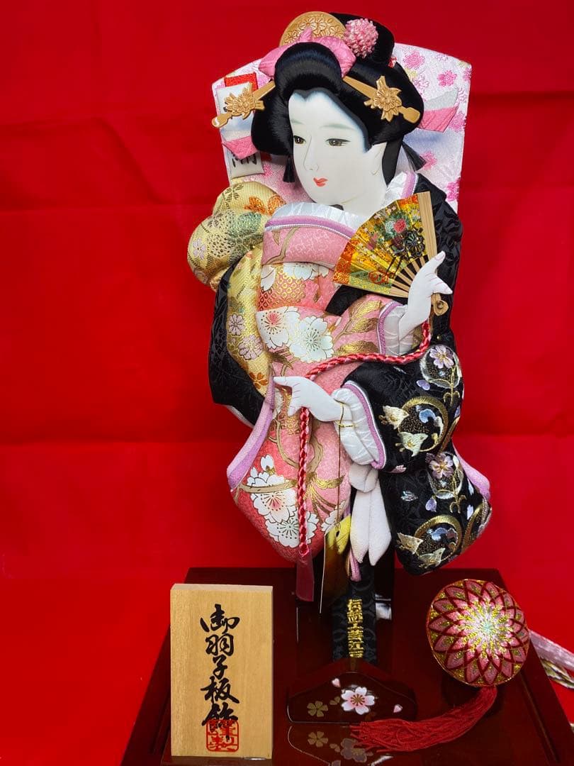 羽子板　アクリルケース花梨刺繍１３号・サイズ間口約２８×奥行約２４×高さ約５４㎝