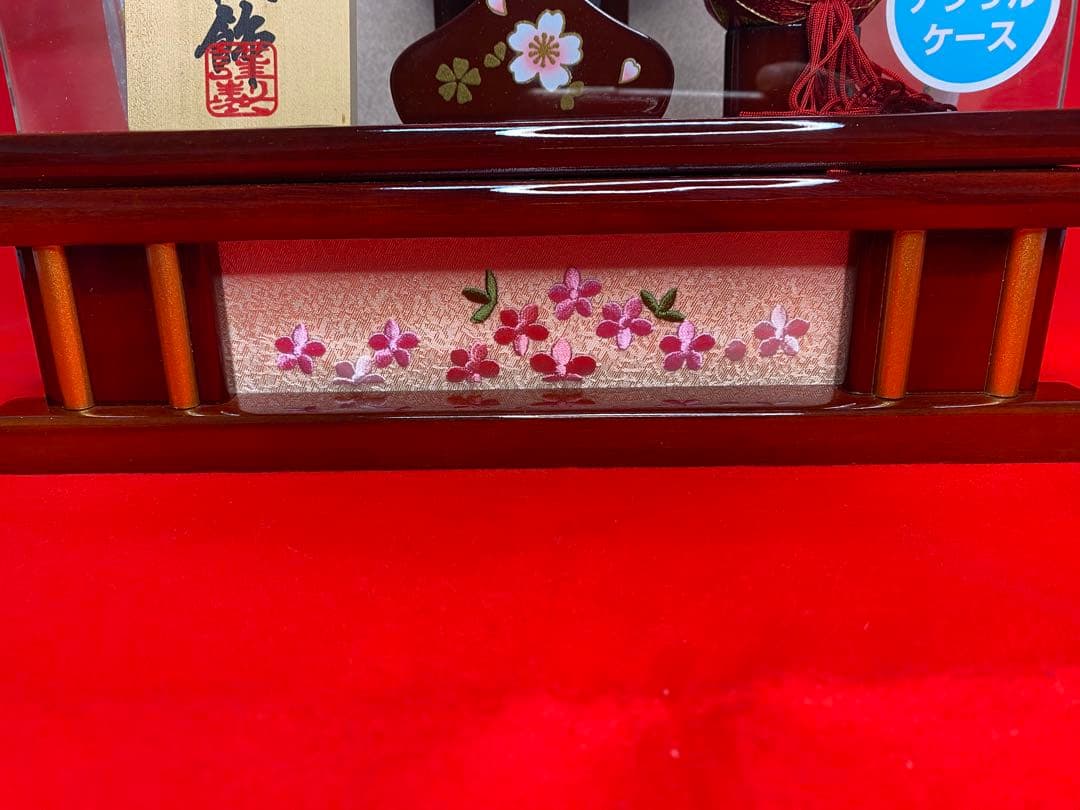 羽子板　アクリルケース花梨刺繍１３号・サイズ間口約２８×奥行約２４×高さ約５４㎝