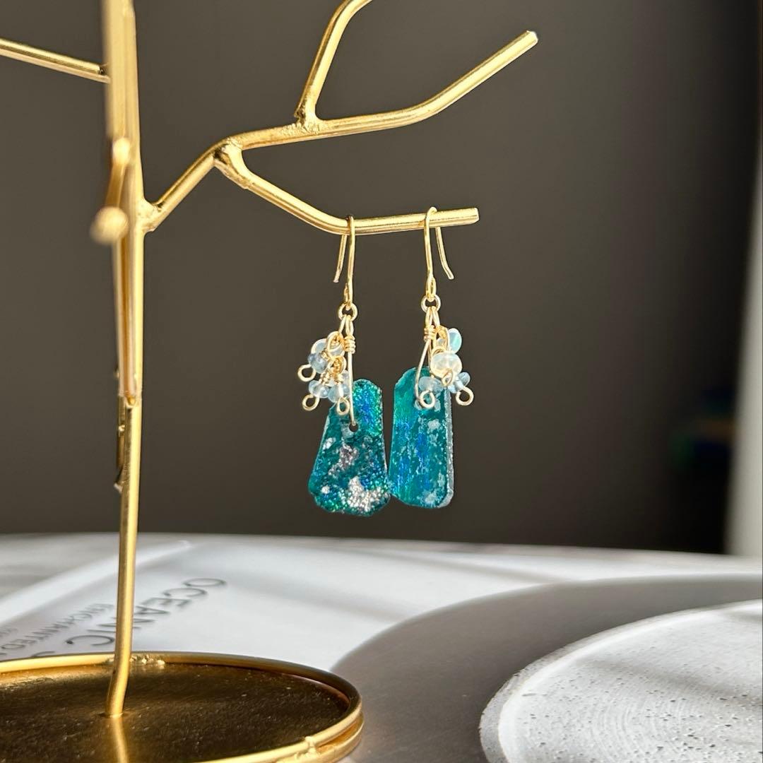カラフルポップ ローマングラスとオパール•アクアマリンのピアス