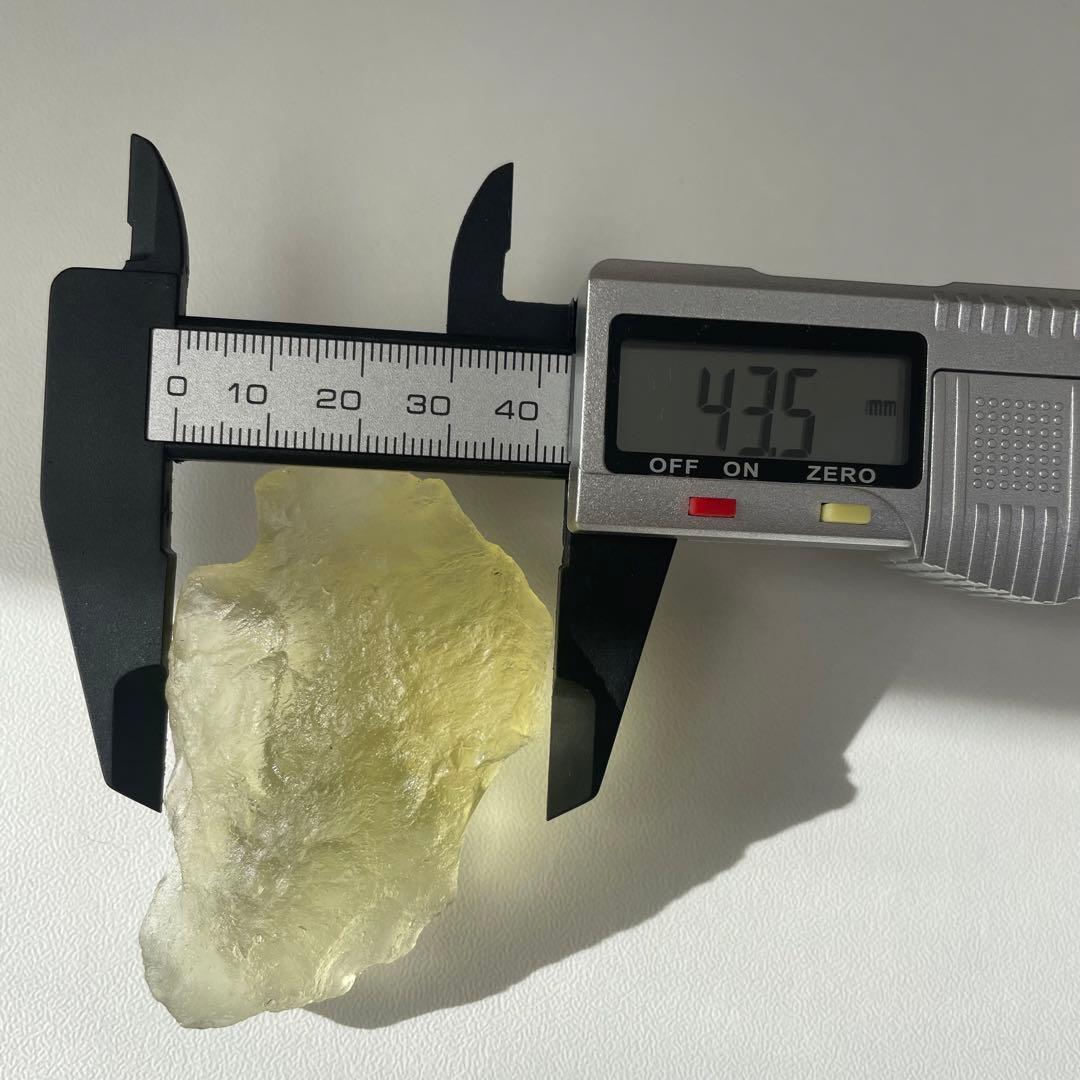 最終セール　高品質　リビアングラス　月のような溝　54.3g 魂の浄化