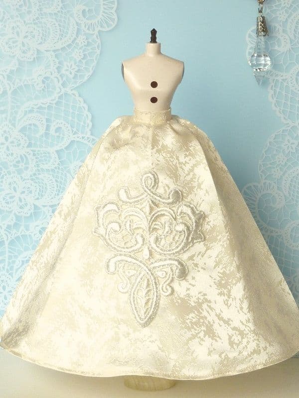 ミュージカル♪エリザベート・私が踊る時』東宝版のドレス② トート