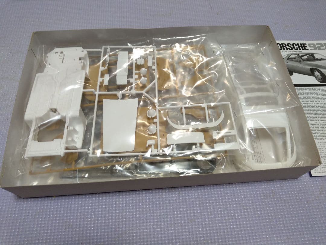 タミヤ　Tamiya Porsche 928S プラモデル 1/24