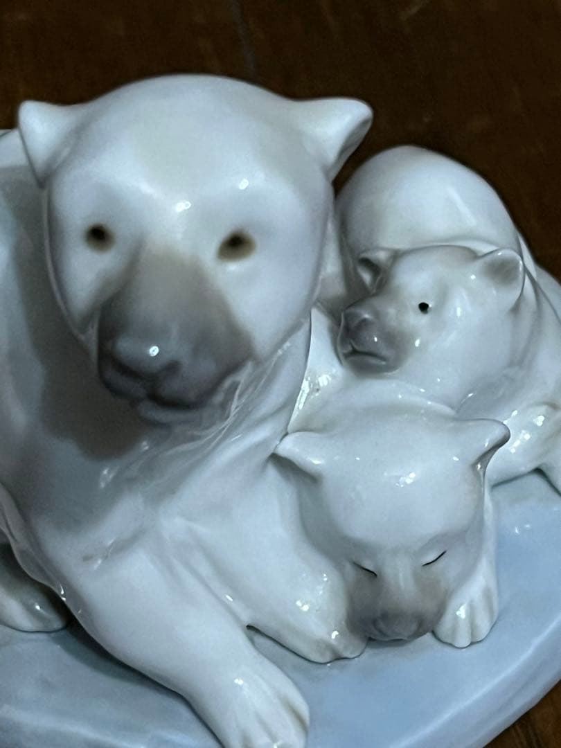 リヤドロ　シロクマ