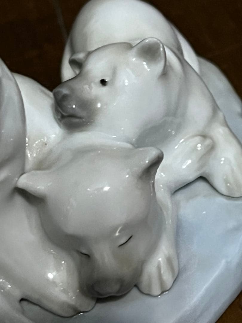 リヤドロ　シロクマ