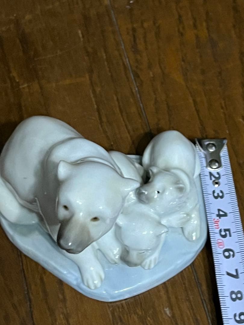 リヤドロ　シロクマ