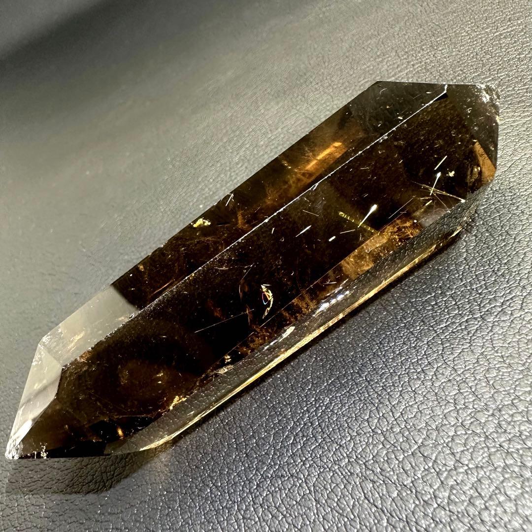 【金運· 魔除 】ゴールドルチル ☆虹☆スモーキークォーツダブルポイントA948