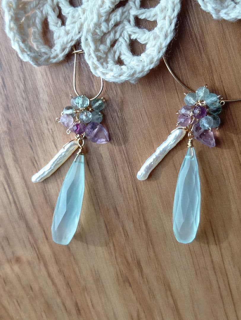 558/14kgfグリーンカルセドニーとフローライトのチャーム