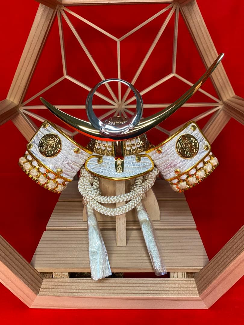 上杉謙信公之兜　東京久月　五月人形　兜飾り　秋田杉　加茂　組子細工