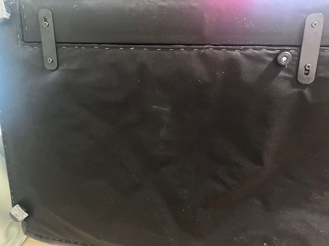 (マスターチーズ)黒の3人掛けソファ