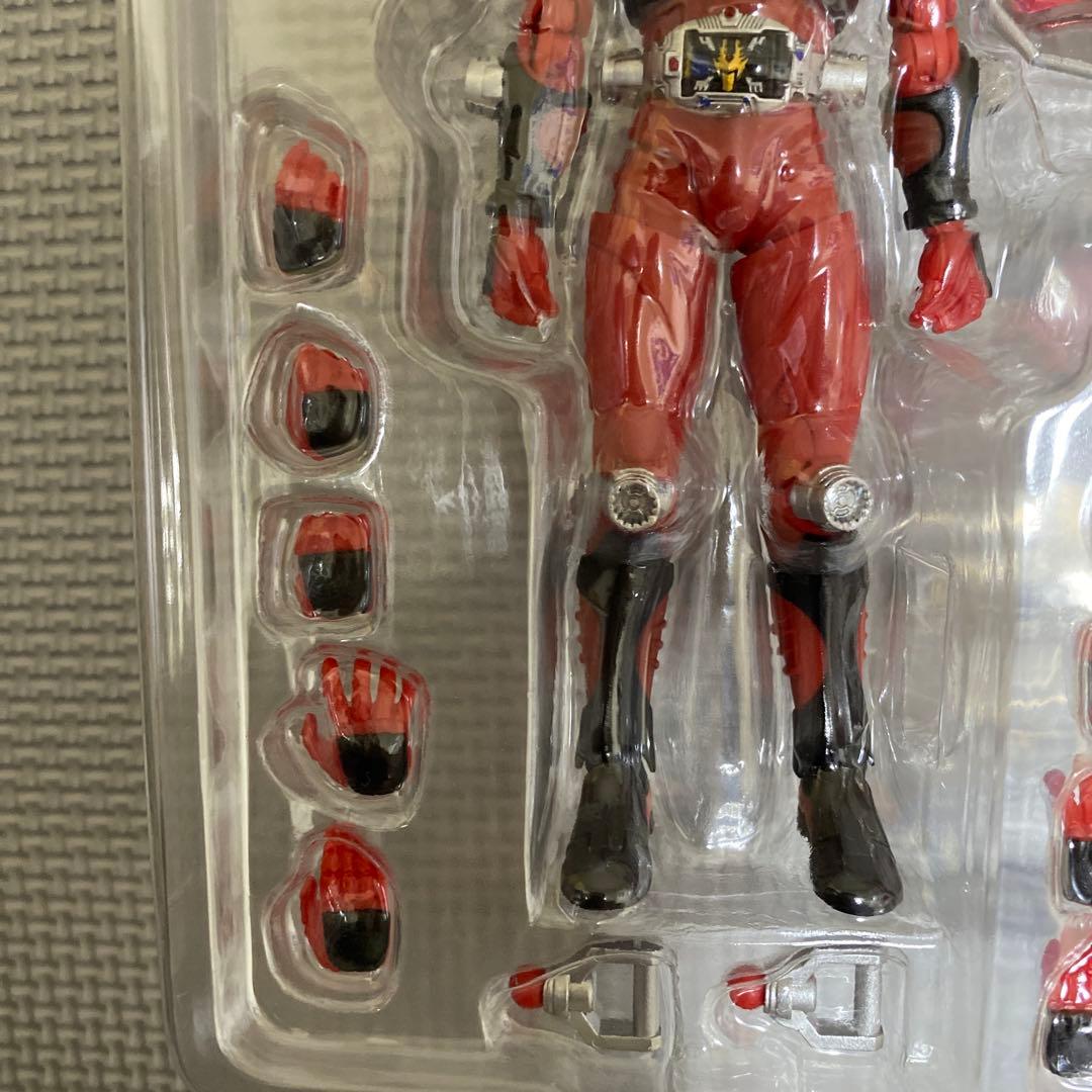 【中身未使用】s.h.figuarts 仮面ライダー龍騎　バンダイ