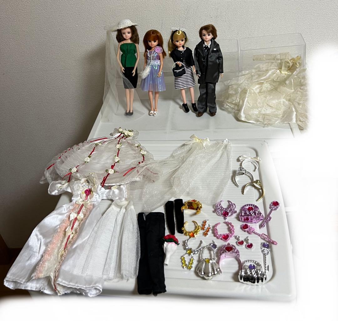 リカちゃん、おばあちゃん、ボーイフレンドのお人形、ウェディングドレスの洋服