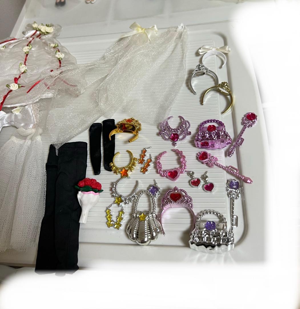 リカちゃん、おばあちゃん、ボーイフレンドのお人形、ウェディングドレスの洋服