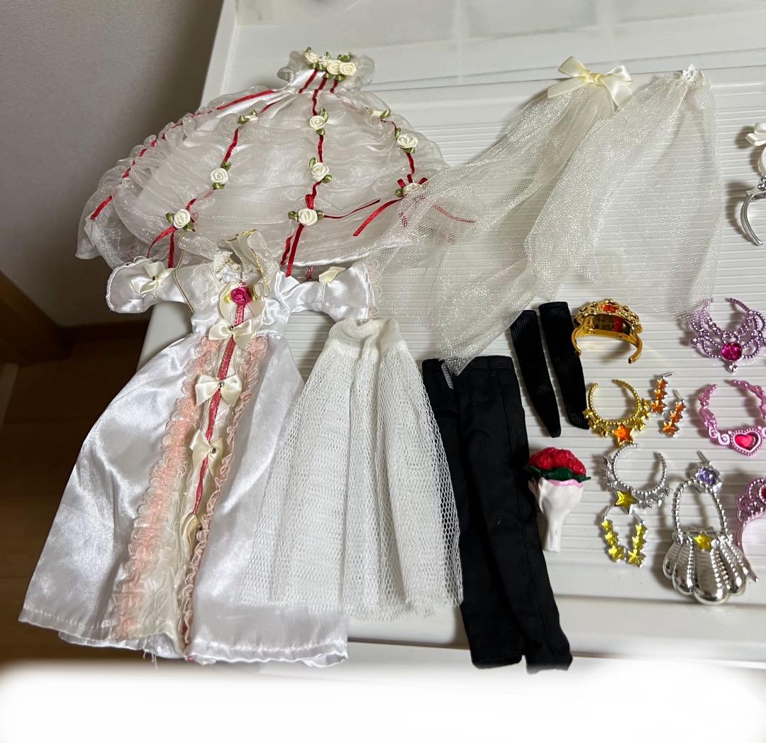リカちゃん、おばあちゃん、ボーイフレンドのお人形、ウェディングドレスの洋服