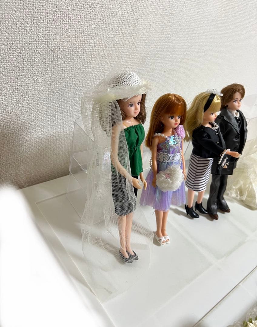 リカちゃん、おばあちゃん、ボーイフレンドのお人形、ウェディングドレスの洋服