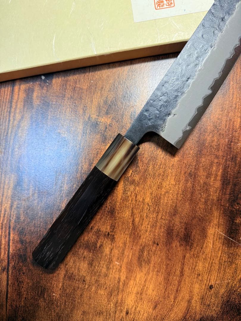 助松　和牛刀 8寸　青紙スーパー鋼　梨地 黒打　包丁　紫檀白水牛八角柄