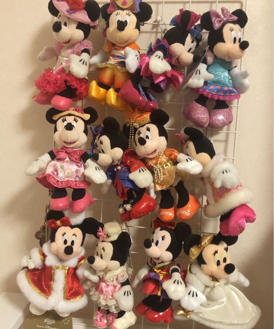 ディズニー　ミニー　ぬいぐるみバッジ