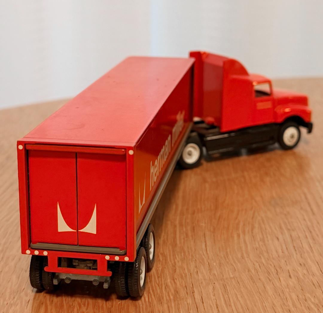 Herman Miller ハーマンミラー ノベルティ トレーラー