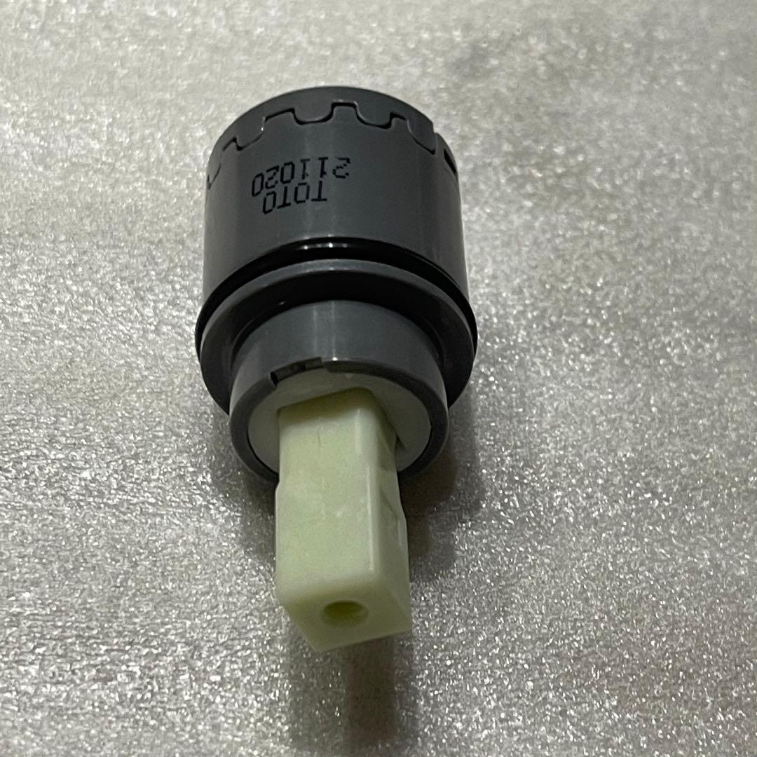 TOTO水栓 THF57 、57Aの正規品 2個セント - メルカリ