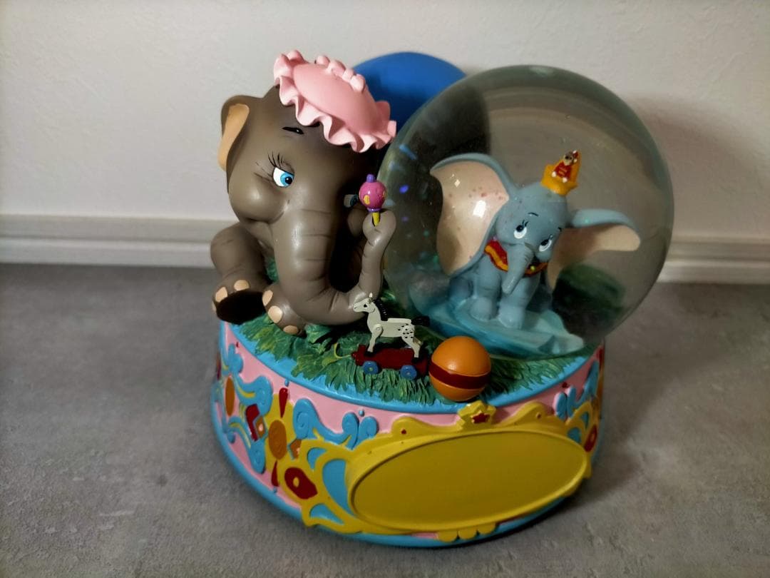 【希少・限定】ダンボ スノードーム ディズニーストア 25周年