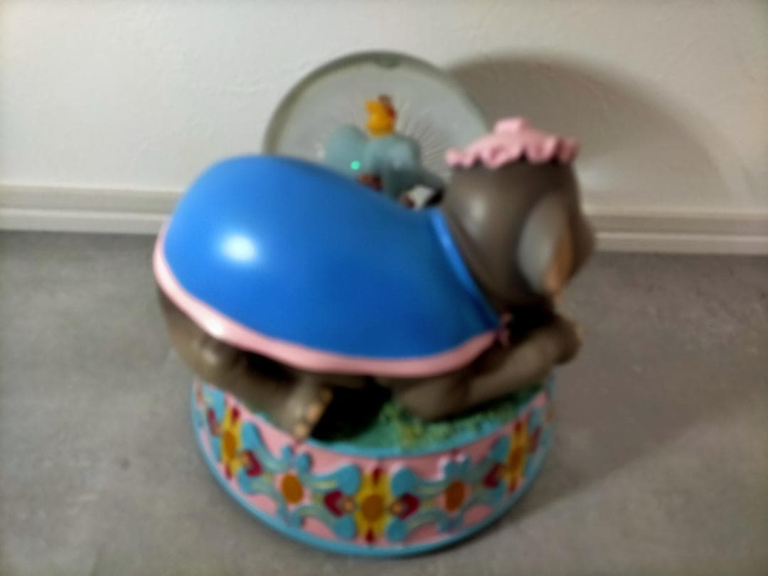 【希少・限定】ダンボ スノードーム ディズニーストア 25周年