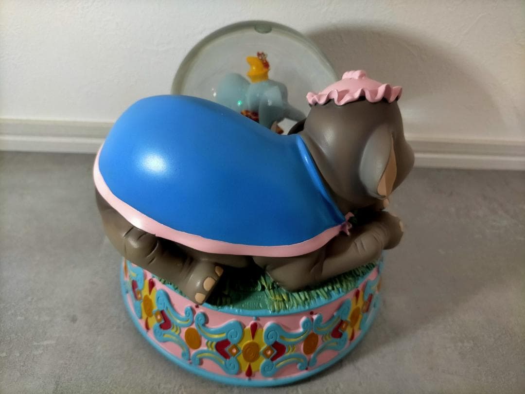 【希少・限定】ダンボ スノードーム ディズニーストア 25周年