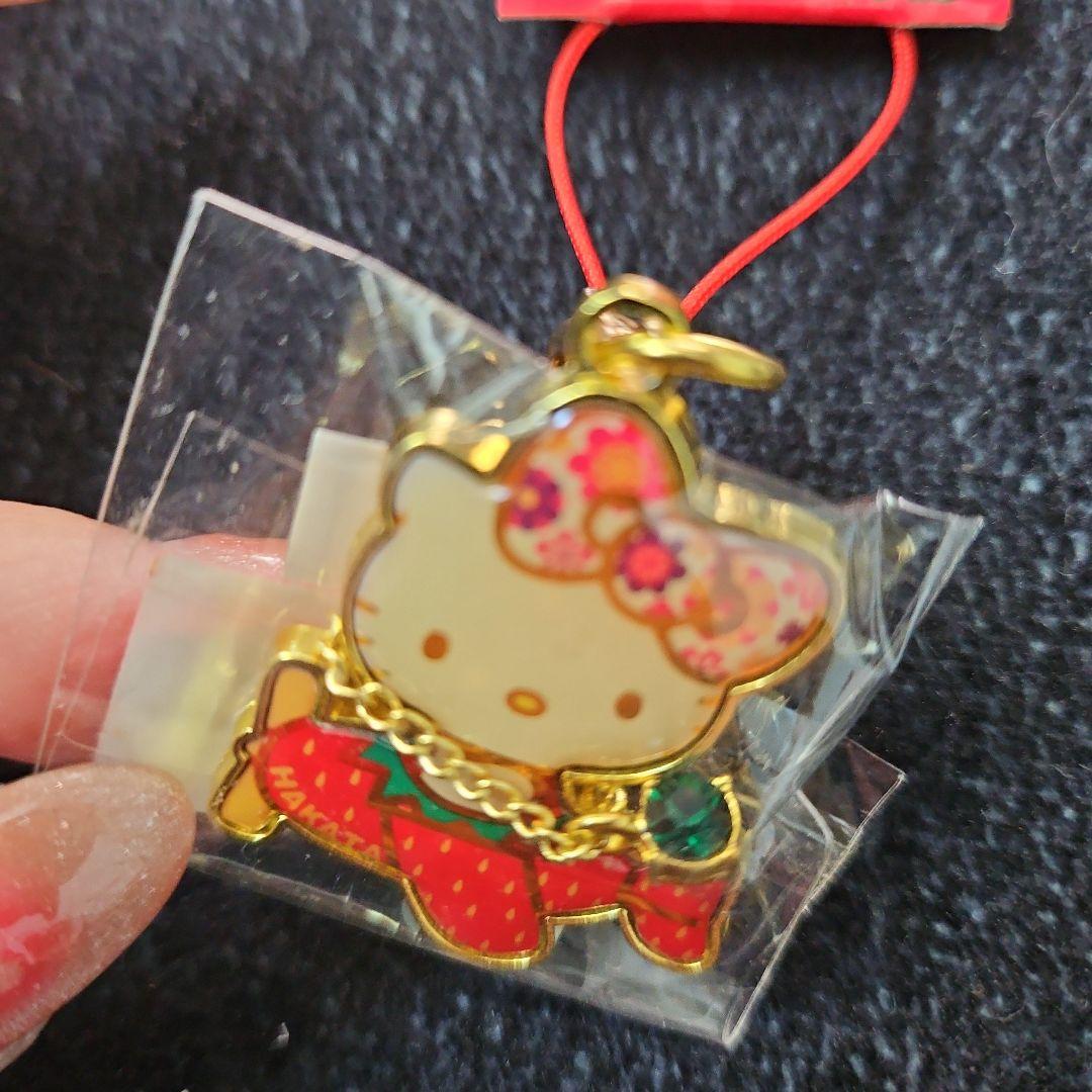 新品 激レア 福岡限定 ハローキティ いちご コンタクトケース