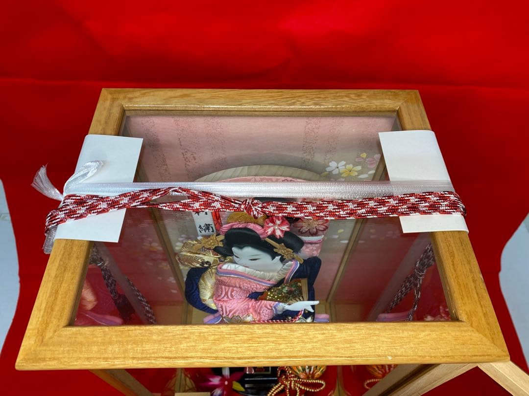羽子板　振袖　ガラスケース１３号・サイズ間口約２９×奥行約２３×高さ約５５㎝