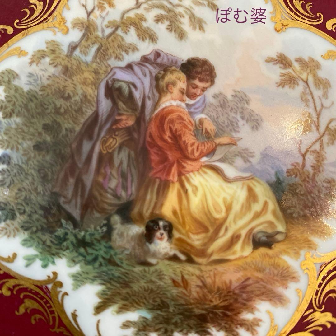 【古マイセン】深い臙脂／３つ窓 22金彩 飾り皿「恋人文／恋人達と犬のいる風景」