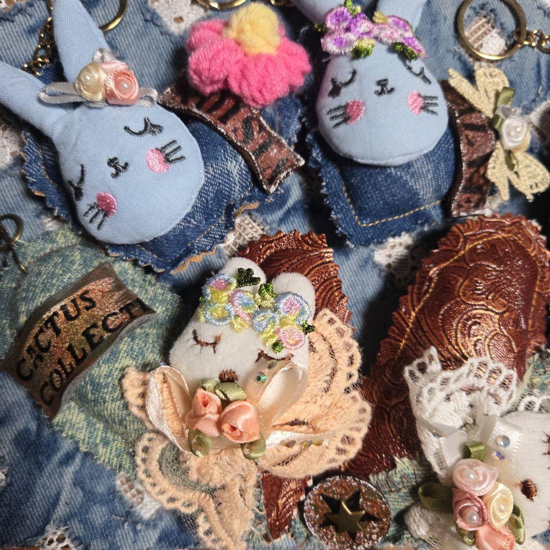 いちごパフェ☆デニムリメイクハンドメイドぷっくりチャーム　キーホルダー