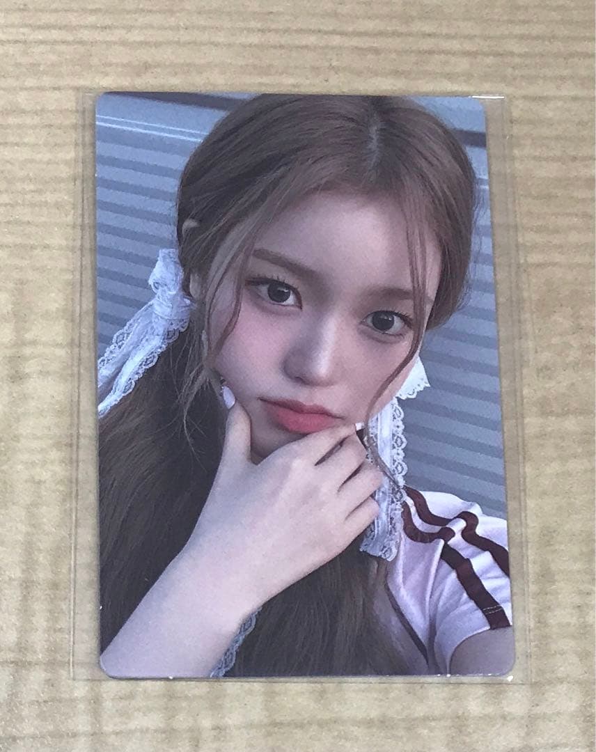 ➀ izna イズナ セビ N/a ポップアップ パーカー 特典 トレカ - メルカリ