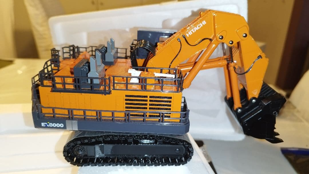 巨大1/87スケール 日立 EX8000 HITACHI 油圧ショベル 非売品 - メルカリ