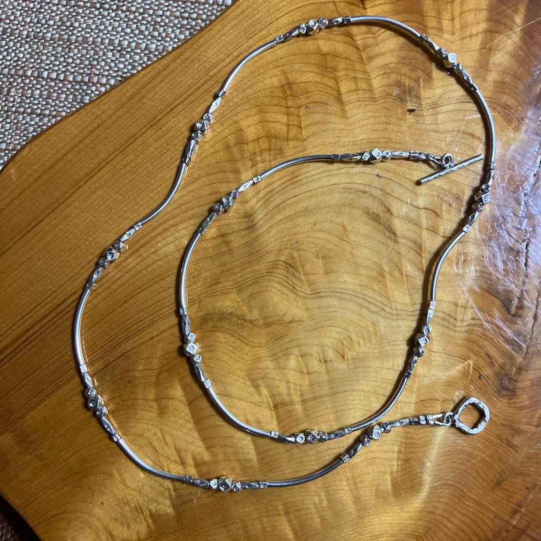 カレンシルバーカーブビーズとパドゥア刻印のセミロングネックレス56cm