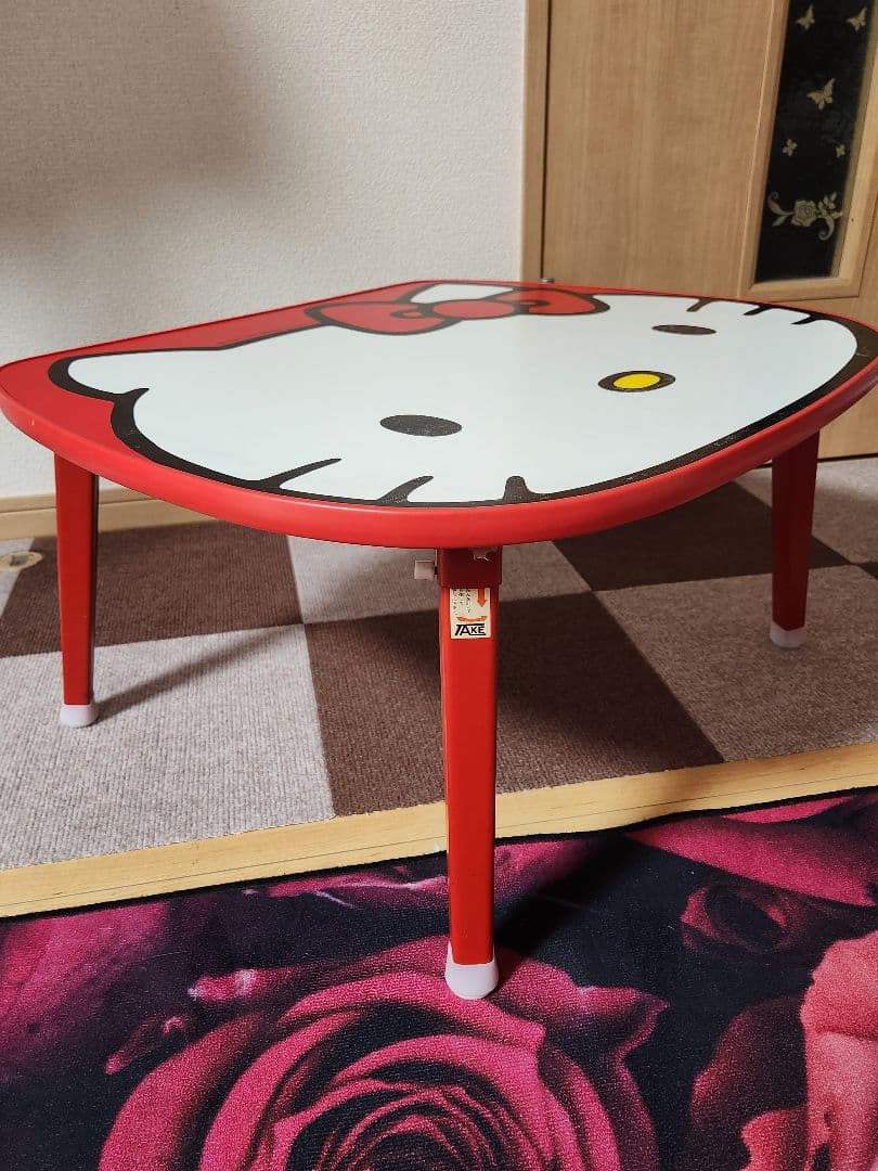 激レア1992年　ハローキティ　ダイカットテーブル