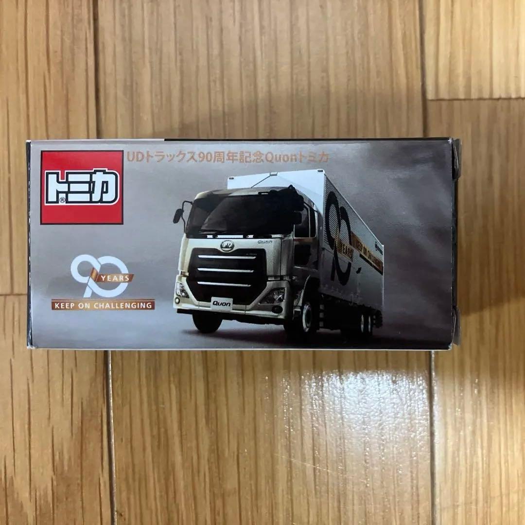 トミカ UDトラックス90周年記念 Quon 非売品 トミカ 非売品