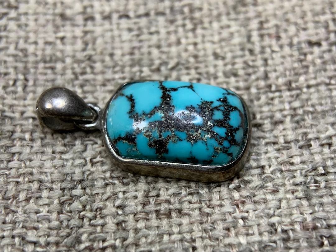 ターコイズ・ペンダント　トルコ石　天然石　tn836
