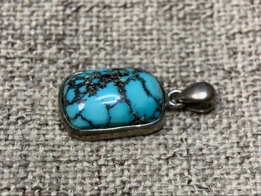 ターコイズ・ペンダント　トルコ石　天然石　tn836