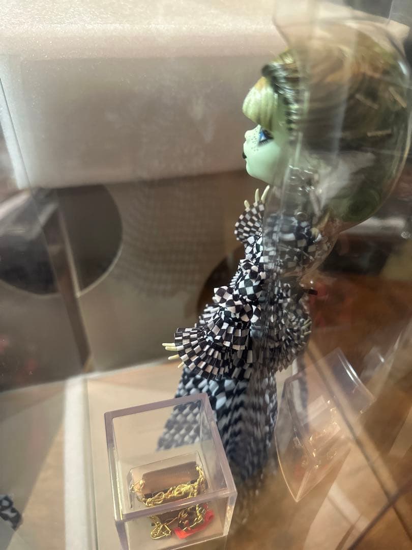 Off-White x Monster High Harmonie Ghoul - メルカリ