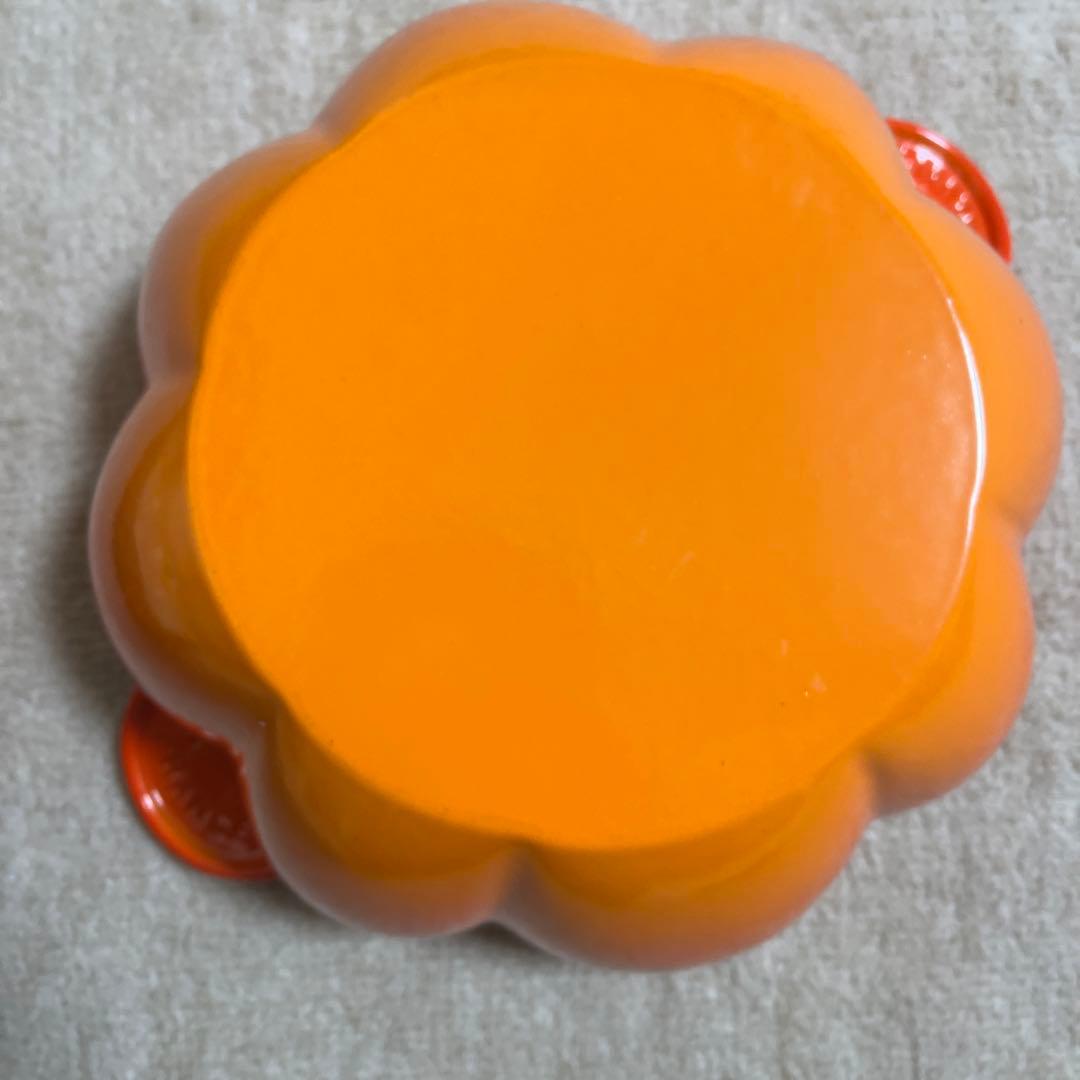 美品　ル・クルーゼ　パンプキンキャセロール　19.L 初期　丸ツマミ　オレンジ