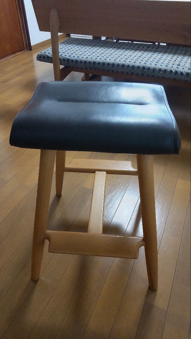 カンディハウス 旭川家具 皮革/天然木 スツール 1脚 7万円