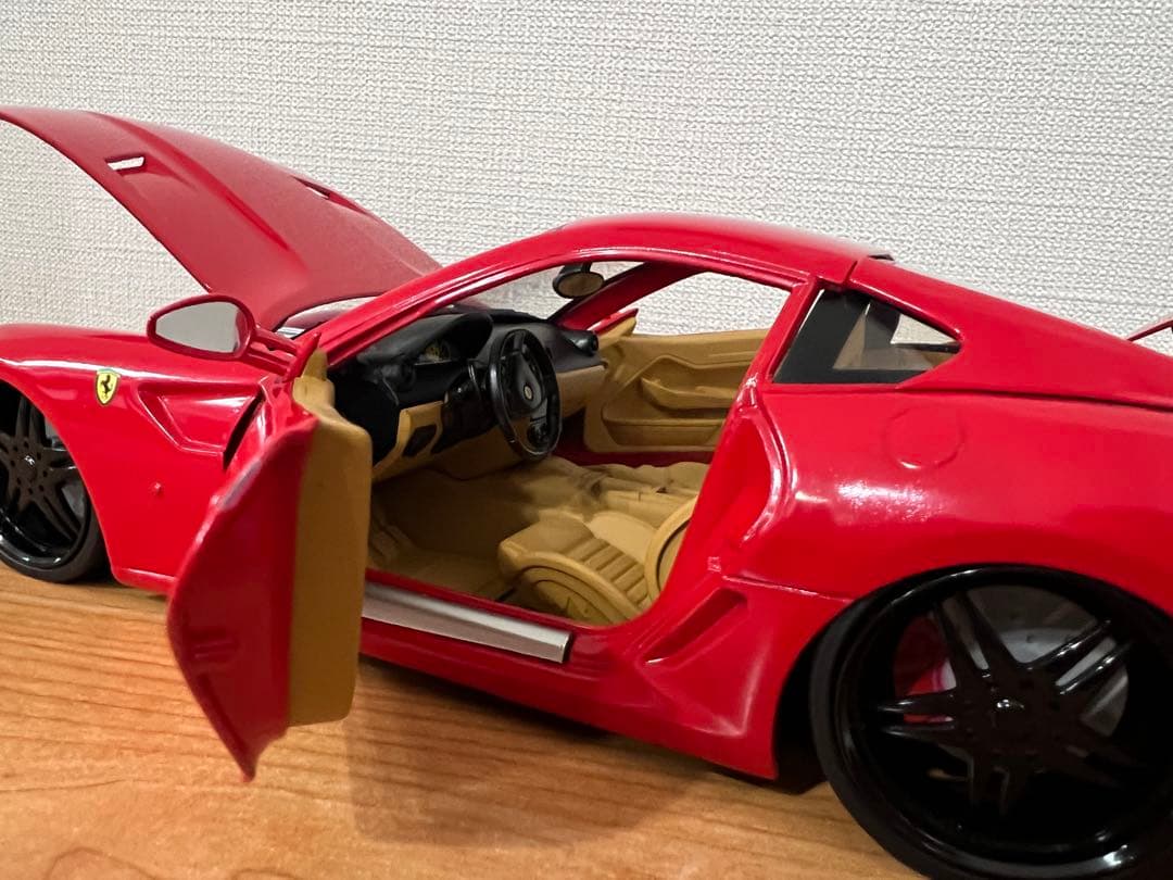 Ferrari 599 GTB Fiorano ミニカー 1/18