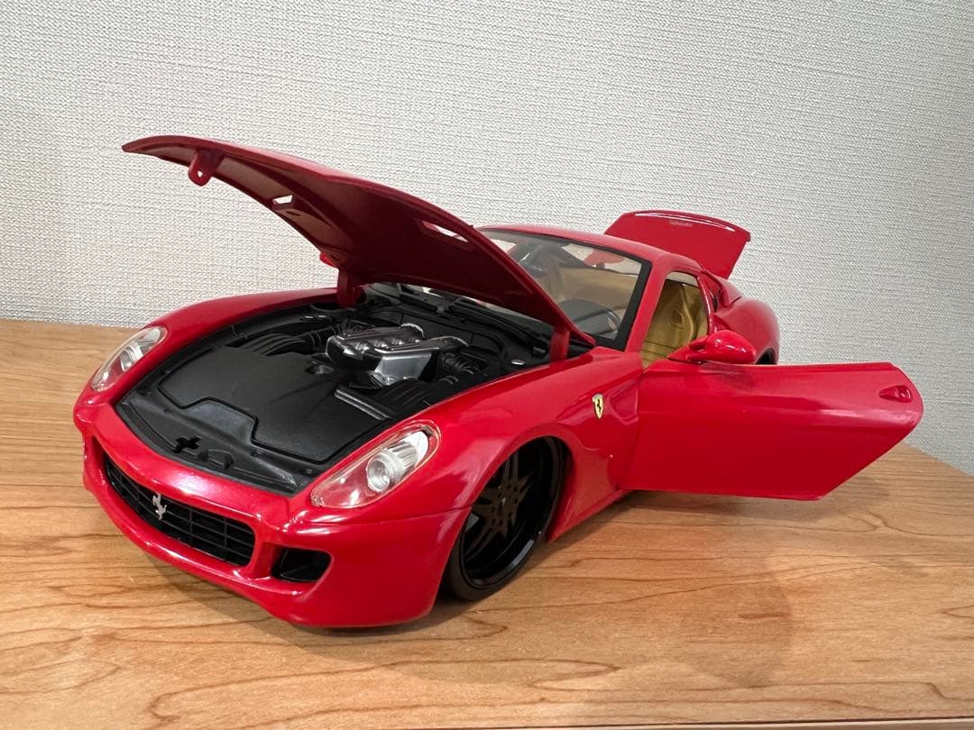 Ferrari 599 GTB Fiorano ミニカー 1/18