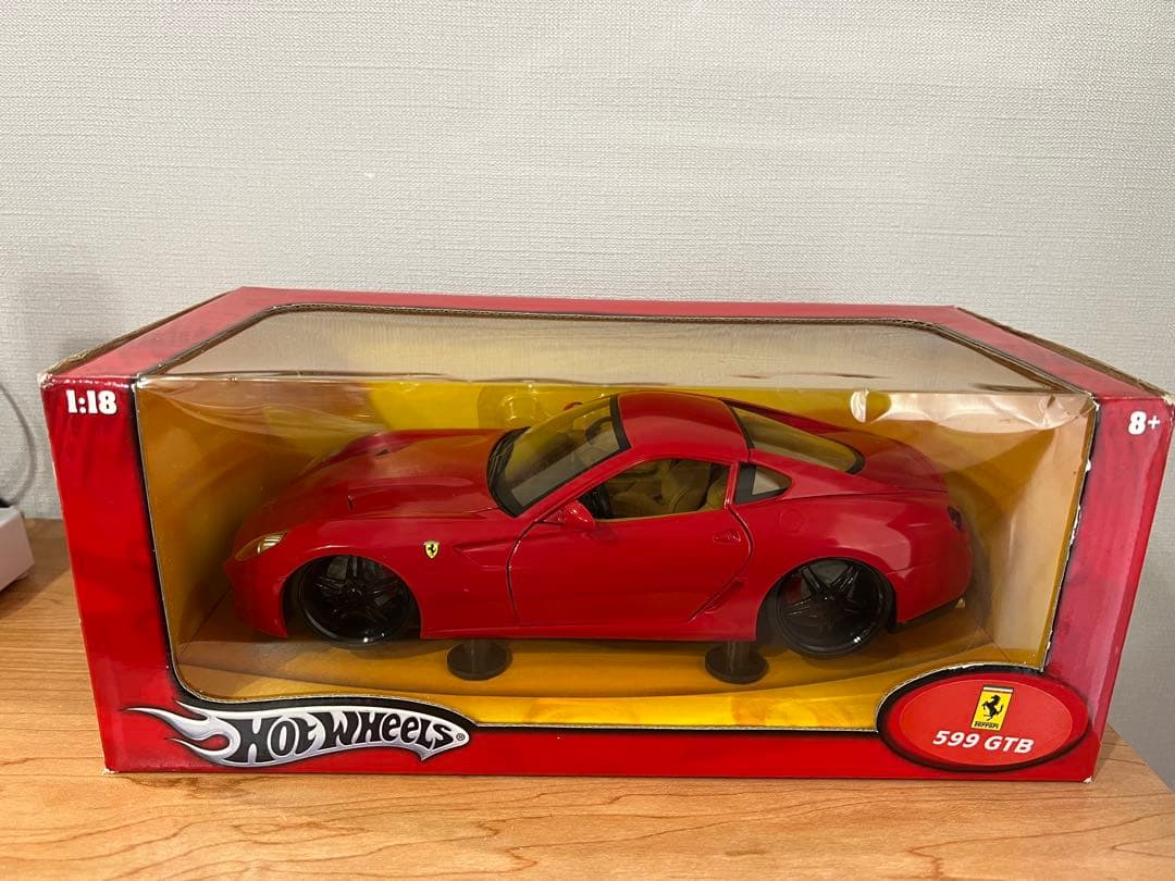 Ferrari 599 GTB Fiorano ミニカー 1/18