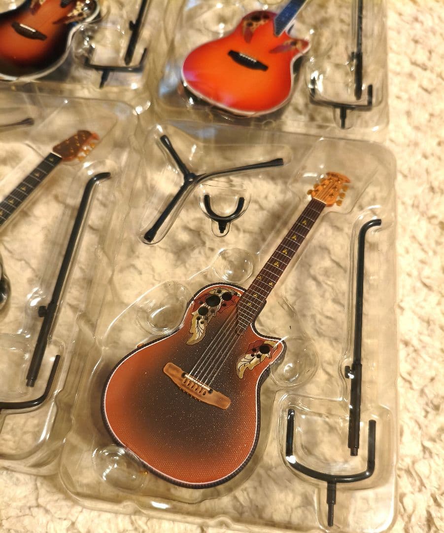 Ovation 1/8スケール フィギュア　オベーション ギター 8個セット