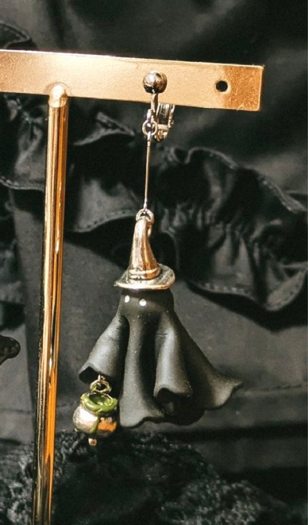 Mystic garden おばけピアス　Who are you？